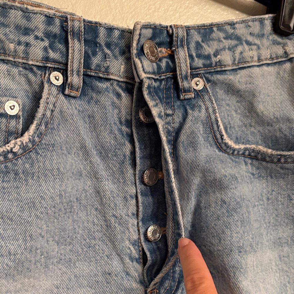Zara size 2 Denim Frayed Hem jean Shorts - Picture 2 of 8